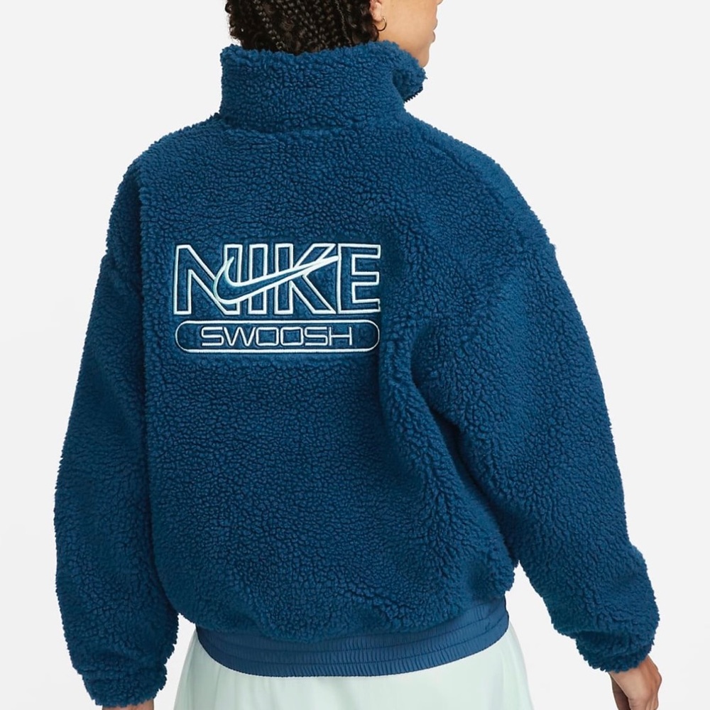 Nike Women's Blue Sportswear Swoosh Plush Jacket